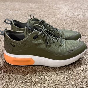 Nike Women’s Green and Orange Sneakers. Air Max Dia. Size 11.

Lightly worn
